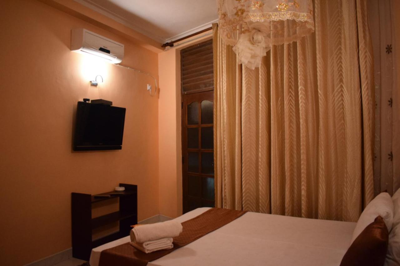 Grand Resort Kandy Luaran gambar